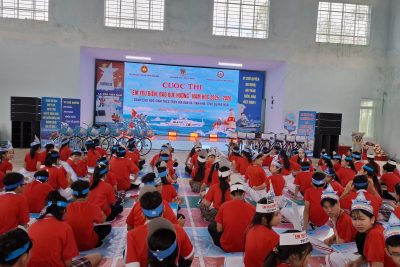 học sinh tham gia cuộc thi “Em yêu biển, đảo quê hương năm học 2025-2026.