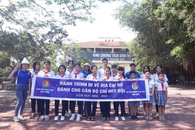 Liên đội phối hợp với chi Đoàn trường tổ chức cho các bạn BCHLĐ tham gia hành trình địa chỉ đỏ